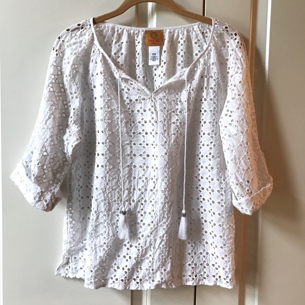 Ruby Rd White Eyelet Peasant Boho Top with tassels